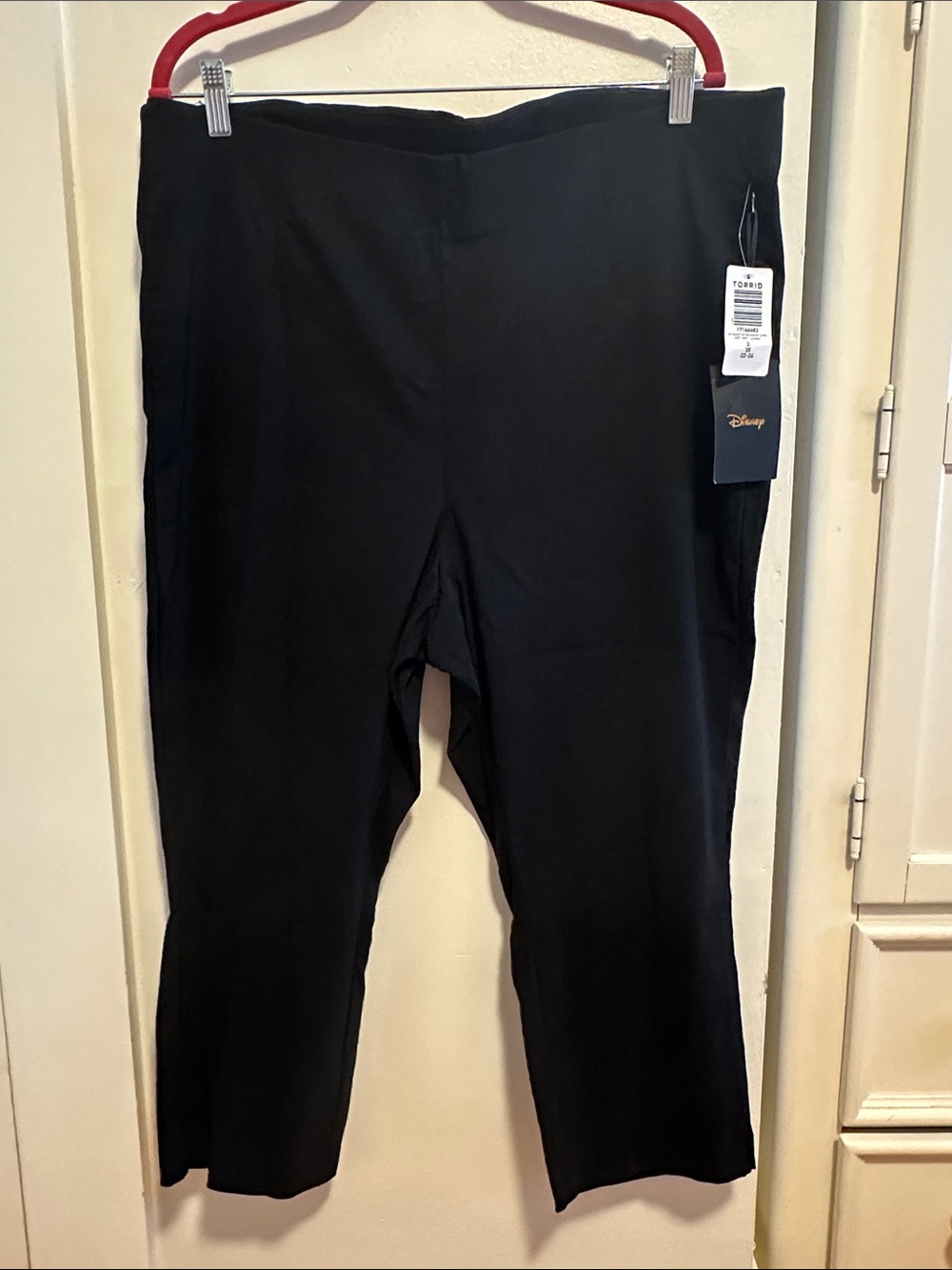 Torrid Disney Retro Minnie Mouse Capri Pants